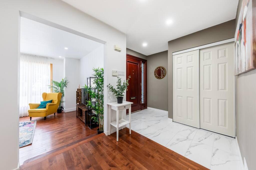 Spacious 4Br House Close To Dt Apartment Brossard Ngoại thất bức ảnh